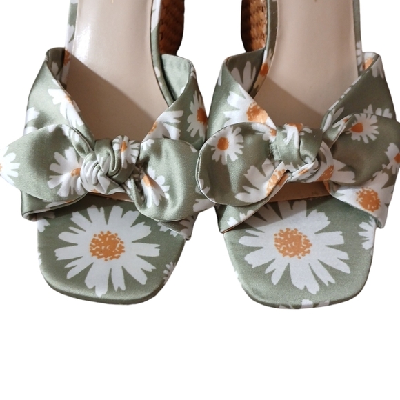 Jessica Simpson Daisy Matte Sage Satin Wedge Sandals Size 8.5 - Picture 4 of 10
